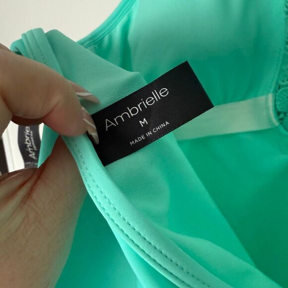 Ambrielle Women’s Medium Mint One Piece Swim New - Picture 6 of 7